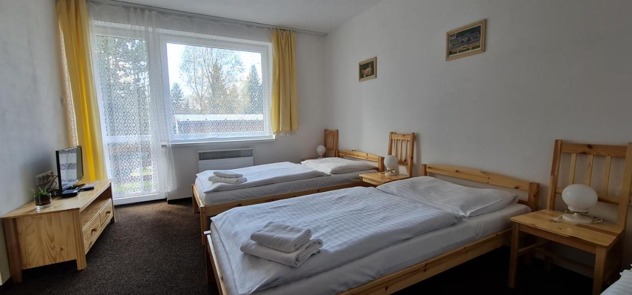 Hotel Svratka Extérieur photo